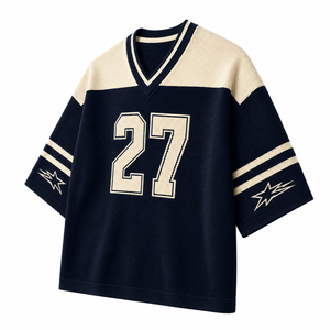 Pull en tricot style jersey rétro marine, rayé, sportif, vintage, mode universitaire - Product Image 5