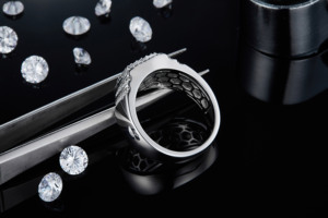 Anel de Sinete Masculino em Prata Esterlina 925 com Moissanite Cravejada em Múltiplas Fileiras e Formato Almofada, Estilo Iced-Out, para Uso Diário, Festas e Presente - Product Image 5