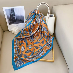 70CM <span class=keywords><strong>Prix</strong></span> Concurrentiel Chine Fabrication Paisley <span class=keywords><strong>Soie</strong></span> Écharpe <span class=keywords><strong>Carré</strong></span> Musulman Fleur Hijab Écharpe pour Femmes <span class=keywords><strong>Soie</strong></span> - Product Image 4