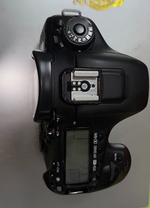 Appareil photo professionnel Canon EOS 7D Mark II pour la photographie de la faune et des sports, 95% neuf - Product Image 5