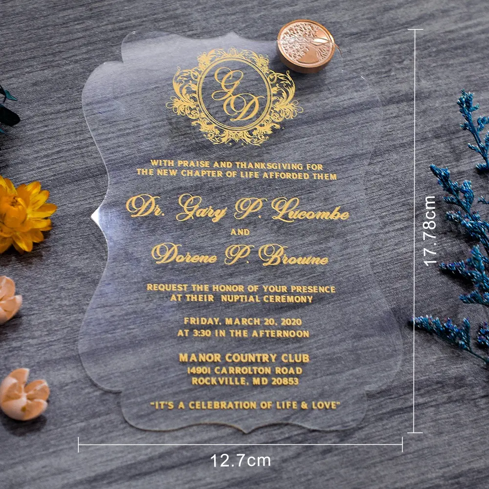 Cartão de convite de casamento com envelope, folha de ouro transparente com flor de acrílico floral