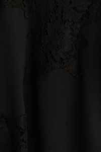 Excellent Design Mode Rose Souvenirs Dentelle Détails Brut Coupe Ourlet Noir Sweat-shirt Brodé - Product Image 3