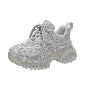 Chaussures de sport décontractées unisexes de créateur, respirantes, avec amorti, style marche, chaussures rétro épaisses pour la course à pied - Product Image 1