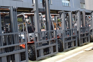 <strong>Small</strong>-size Triplex Mast 4500mm Lifting Height Forklift diesel 2ton diesel <strong>Fork</strong> <strong>Lift</strong> Truck Forklift Cover Cabine - Product Image 2
