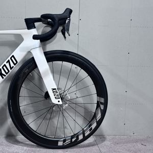 Vélo de route professionnel en carbone T800, groupe électronique <span class=keywords><strong>Ultegra</strong></span> R8170 Di2 24 <span class=keywords><strong>vitesses</strong></span>, frein à disque hydraulique, 7,8 kg - Product Image 3