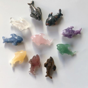 Vente en gros de sculptures d'animaux en pierres précieuses naturelles, mini poisson requin en cristal pour la décoration - Product Image 1
