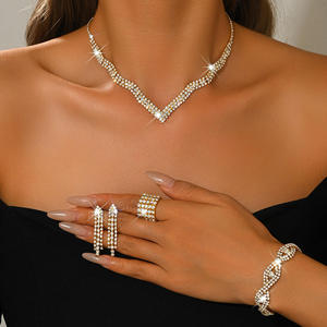 Oferta Caliente al por Mayor: Lujoso Set de Joyería de Compromiso con Zirconia, que incluye Pendientes, Anillo, Pulsera Trenzada y Collar en Forma de V para Mujer, de Latón sin Plomo - Product Image 1