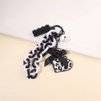 Gantungan Tas Trendy Keren untuk Cewek, Tali Ponsel Lucu, Aksesoris Ransel, Motif Leopard, Hati Akrilik, Gantungan Kunci Rantai dengan Pita dan Lonceng