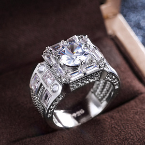 Anello da Cocktail Geometrico F675 Placcato Oro Rosa con Cristalli e Strass, Gioiello da Sposa da Donna con Incastonatura a Griffe - Product Image 3