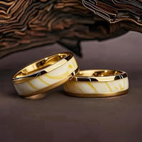 Offre Spéciale – Bague Classique en Tungstène Inoxydable 8MM avec Incrustation de Pierre Blanche et Plaqué Or 18K – Certifiée pour Fiançailles et Mariage