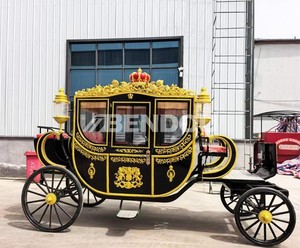 Carruaje Real Personalizado para Bodas, Vehículo Eléctrico de Lujo de 4 Ruedas Dorado para Recorridos Turísticos con Escultura Artística de Caballo - Product Image 4