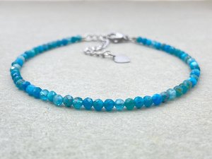 Pulsera de Apatita, Joyería Delicada con Piedras Preciosas, Cuentas Microfacetadas, Pulsera de Cristal, Joyería Minimalista, Pulsera con Piedras Preciosas Pequeñas - Product Image 5