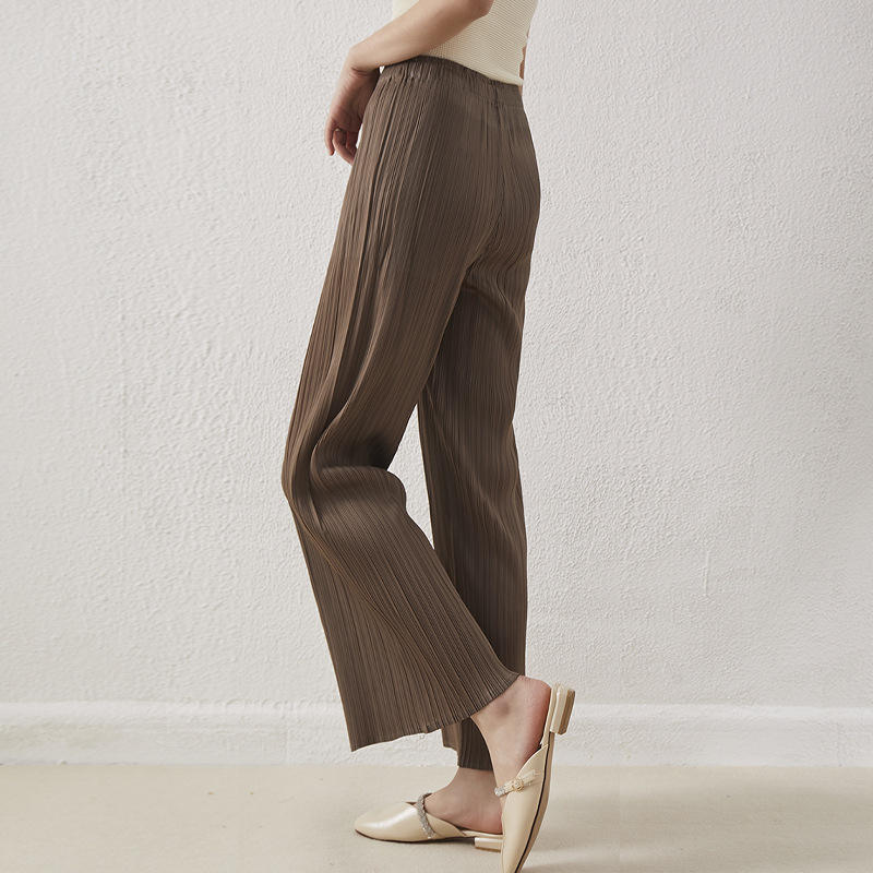 สีน้ำตาล