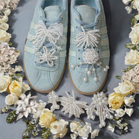 Chaussures de sport multifonctionnelles en dentelle pour femmes, nœud papillon, perles mignonnes, breloques personnalisées en PVC, accessoires de décoration florale