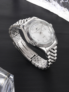 Reloj de Cuarzo para Hombre de Acero Inoxidable con Logotipo Personalizado, de Alta Calidad y Durabilidad, para Negocios y Deportes, con Cadena y Números Arábigos - Product Image 5