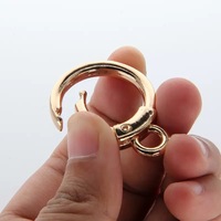 Lot de porte-clés vintage en métal avec anneau plat et étiquette cœur pour peluches et poupées, durable et résistant à l'usure