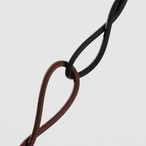 Cable USB-C Magnético Tail Link de 240W con Carga Rápida PD, Diseño Inclinable, Aislamiento de Nailon, 1m para Laptop y Teléfono - Product Image 2