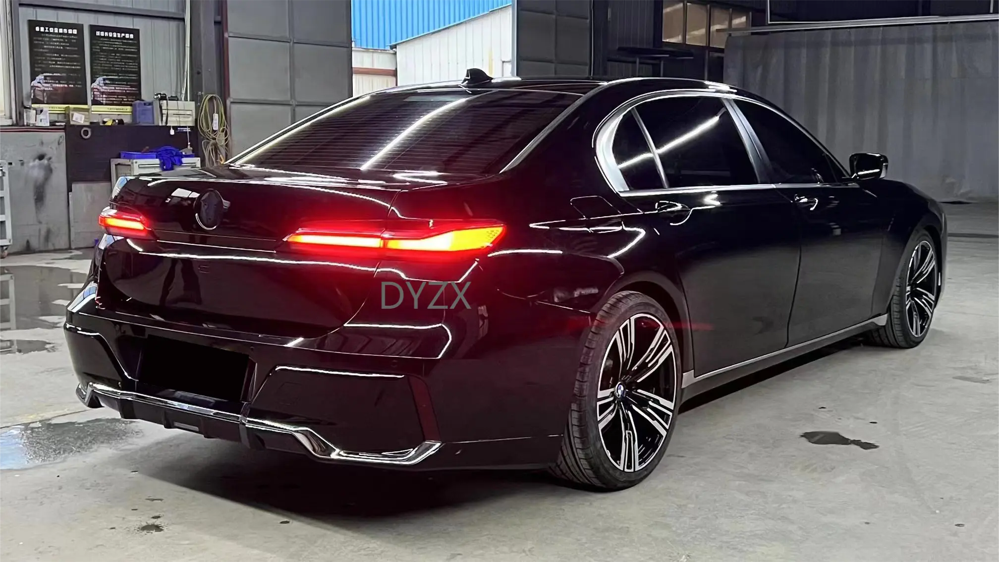 Thích hợp cho BMW 7 Series F02 xe Facelift Kit nâng cấp 2024 G70 M thể thao body Kit với đèn pha và đuôi ánh sáng