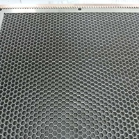 Rejillas de Ventilación Industriales de Acero con Protección EMI, Insonorizadas, Impermeables y Antiarañazos para una Eficiencia de Ventilación