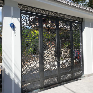 Puerta de Hierro Forjado de Diseño Personalizado, Producción en Vietnam, con Acabado de Superficie en Cobre Negro, Lámina de Acero de 8 mm - Product Image 1