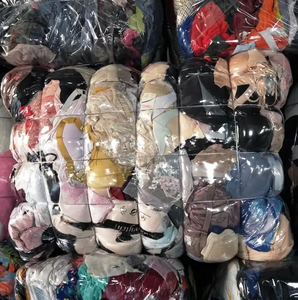 YF 2024 เสื้อผ้าสตรีขายส่งใหม่ เสื้อยืด กางเกง แพ็คเกจแบบคละแบบ สุ่มจัดส่งเสื้อผ้ามือสอง - Product Image 4