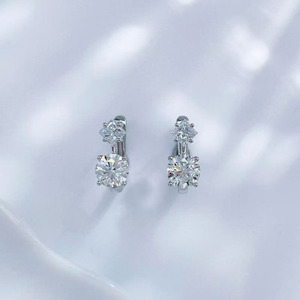 <span class=keywords><strong>Pendientes</strong></span> de Oro Blanco de 18K con Diamantes Cultivados en Laboratorio, Corte Princesa, Cuatro Puntas, Certificación IGI, 0.322ct, Piedras Laterales - Product Image 1
