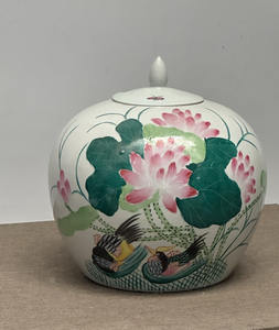 <span class=keywords><strong>Vases</strong></span> en céramique vintage verts Jingdezhen Bouteille de melon Pot en céramique avec couvercle Vase chinois Famille Verte pastel peint à la main - Product Image 2