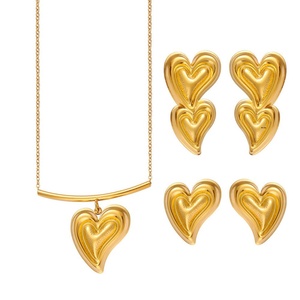 Pendientes Impermeables de Acero Inoxidable, Chapados en Oro, con Forma de Corazón, Hipoalergénicos, Pulidos, a la Moda para Mujer, Uso Diario, San Valentín - Product Image 5