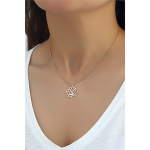 Collier pendentif fin en argent sterling 925 Azuris, design lotus, accessoire élégant et stylé, Turquie - Product Image 2