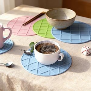 แผ่นรองหม้อซิลิโคนกันลื่น ทนความร้อน ดีไซน์ใหม่ แผ่นรองอเนกประสงค์ ป้องกันความร้อน - Product Image 5