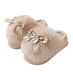 รองเท้าแตะแฟชั่นใหม่สำหรับฤดูหนาว ผ้าฝ้ายสำหรับผู้หญิง พื้นหนานุ่ม ใส่ในบ้าน น่ารัก ลายโบว์ผีเสื้อ อุ่นสบาย กันลื่น รองเท้าแตะขนปุย - Product Image 5