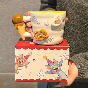 Tasse à café en céramique mignonne <span class=keywords><strong>Tom</strong></span> <span class=keywords><strong>et</strong></span> <span class=keywords><strong>Jerry</strong></span> 360 ml pour enfants avec poignée <span class=keywords><strong>et</strong></span> boîte cadeau pour offrir <span class=keywords><strong>et</strong></span> usage domestique - Product Image 2