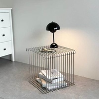 Étagère de rangement moderne et minimaliste en métal pour baie vitrée, table d'appoint carrée créative pour canapé, table de balcon sans installation