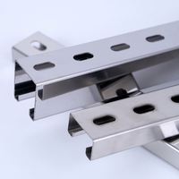 Support Unistrut en acier inoxydable 41x41x2.5mm moderne à fente pour profilé, idéal pour les bâtiments de bureaux