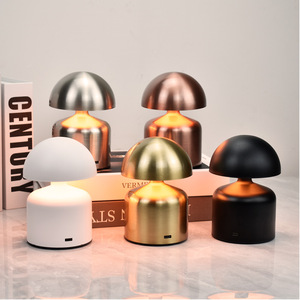 Lampe de table LED flexible au design rustique, rechargeable, avec barre lumineuse à motifs décoratifs, pour créer une ambiance, idéale pour salon, camping, avec variateur d'intensité, pour chevet - Product Image 1