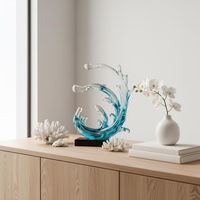 Sculpture d'onde en résine transparente bleue, façonnée à la main, inspirée de l'océan, art abstrait et modèle de collection pour la décoration de bureau