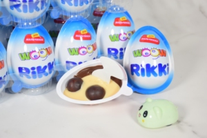 Tùy Chỉnh Rắn Sô Cô La Ngọt Ngào Trứng Với Trẻ em' Đồ Chơi Và Đồ Ăn Nhẹ Sữa Halal Kẹo Cao Cấp Bao Bì - Product Image 3