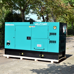 Stille 3-fasen 50KVA 40KW dieselgenerator 50/60Hz, draagbare aggregaat met geluidsisolerende kap - Product Image 3