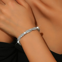 Nouveau bracelet élastique haut de gamme en strass avec bijoux plaqués argent personnalisés pour accessoires de mode féminins