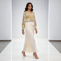 Robe longue plissée élégante à col en V brodée de perles, ceinture définie à la taille, style musulman, pour fabricants de vêtements