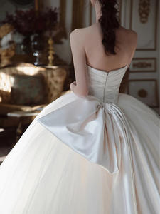 Robe de mariée <span class=keywords><strong>bustier</strong></span> personnalisée en gros, nouvelle collection, style simple Qi Di, fin, style Hepburn, coréen, nœud, <span class=keywords><strong>voile</strong></span> léger français - Product Image 4