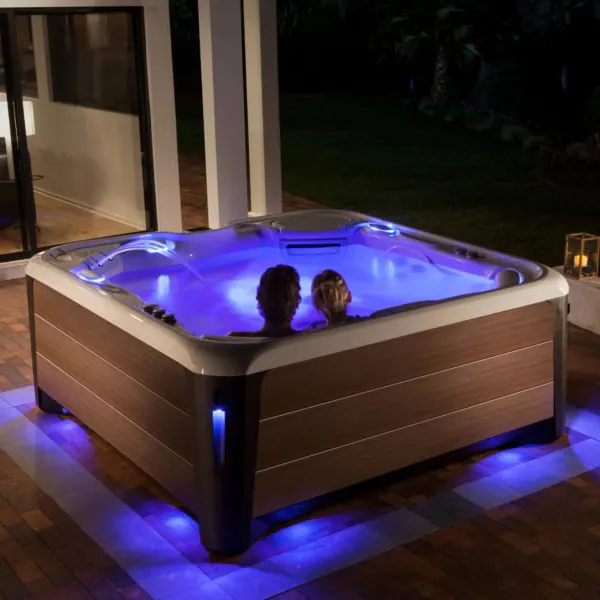 Extra Large Cheap High Quality 6 Persons Outdoor Acrylic Handicap Whirlpools Spa Hot Tub with Led Light