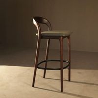 Tabourets de bar, meubles de luxe, restaurant, cuisine nordique, chaise haute, comptoir moderne avec dossier