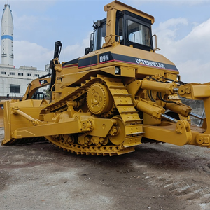 Bulldozer sur chenilles D9N d'occasion, machine de terrassement avec capacité de bêchage de 4 m, haute efficacité opérationnelle, à vendre - Product Image 1
