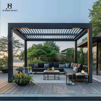 Pergola motorisée en aluminium avec couverture à lames orientables amovibles et finition imitation bois pour jardin, pavillon, terrasse