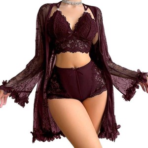 Conjunto de Lencería Romántica de 3 Piezas con Encaje: Sujetador Triangular, Braguita de Cintura Alta y Bata Transparente con Estampado Floral - Product Image 6
