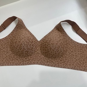 Disponibile: Reggiseno in Gel Senza Ferretto con Stampa Leopardata, Vestibilità Comoda e Senza Cuciture, Disponibile in Diverse Taglie per Donne - Product Image 1
