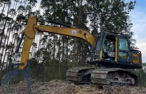 Excavatrice forestière Agile XE135F, puissance de 72,7 kW pour les opérations d'élagage, le débroussaillage et l'entretien des sentiers - Product Image 2