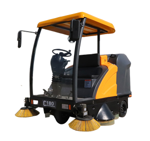 تستخدم الفيلا مكنسة كهربائية في الفناء لجمع الغبار على دفعات صناعية وتنظيف الساحة - Product Image 1