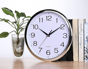 שעון קיר לוגו מעוצב עם 12 אינץ 'עם כיסוי זכוכית ממוסגר מפלסטיק פשוט - Product Image 2